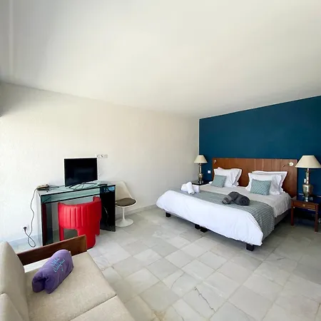 D'architecte, Acces Prive Plage, Acces Port *